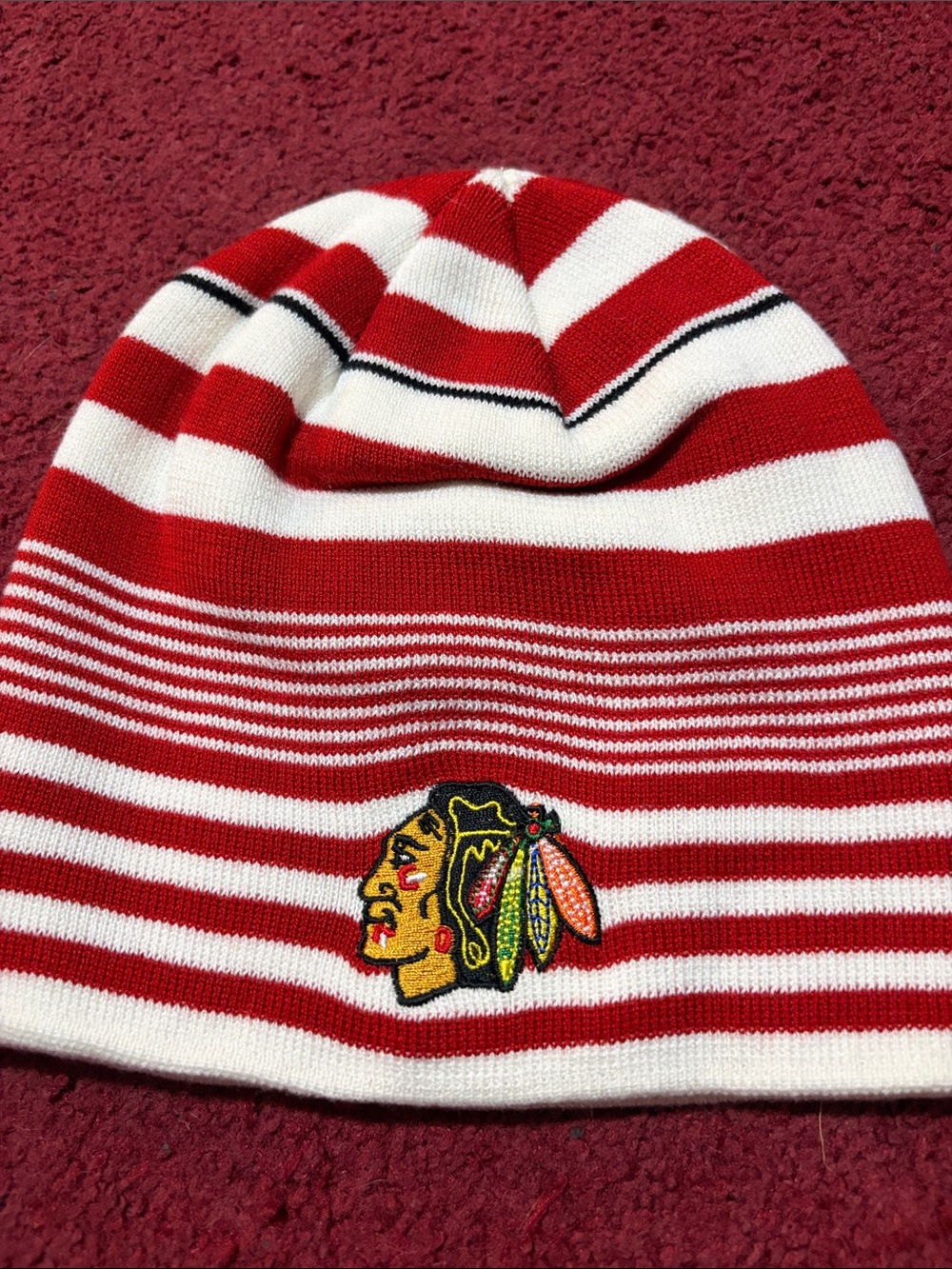 NEVER WORN Womans Red & White Striped Knit Beanie w/ Embroidered Blackhawks Logo